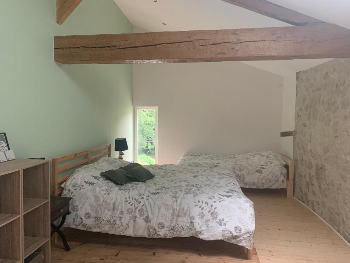 Maison Papillon Gite De Ressourcement Lusignan-Petit Kültér fotó